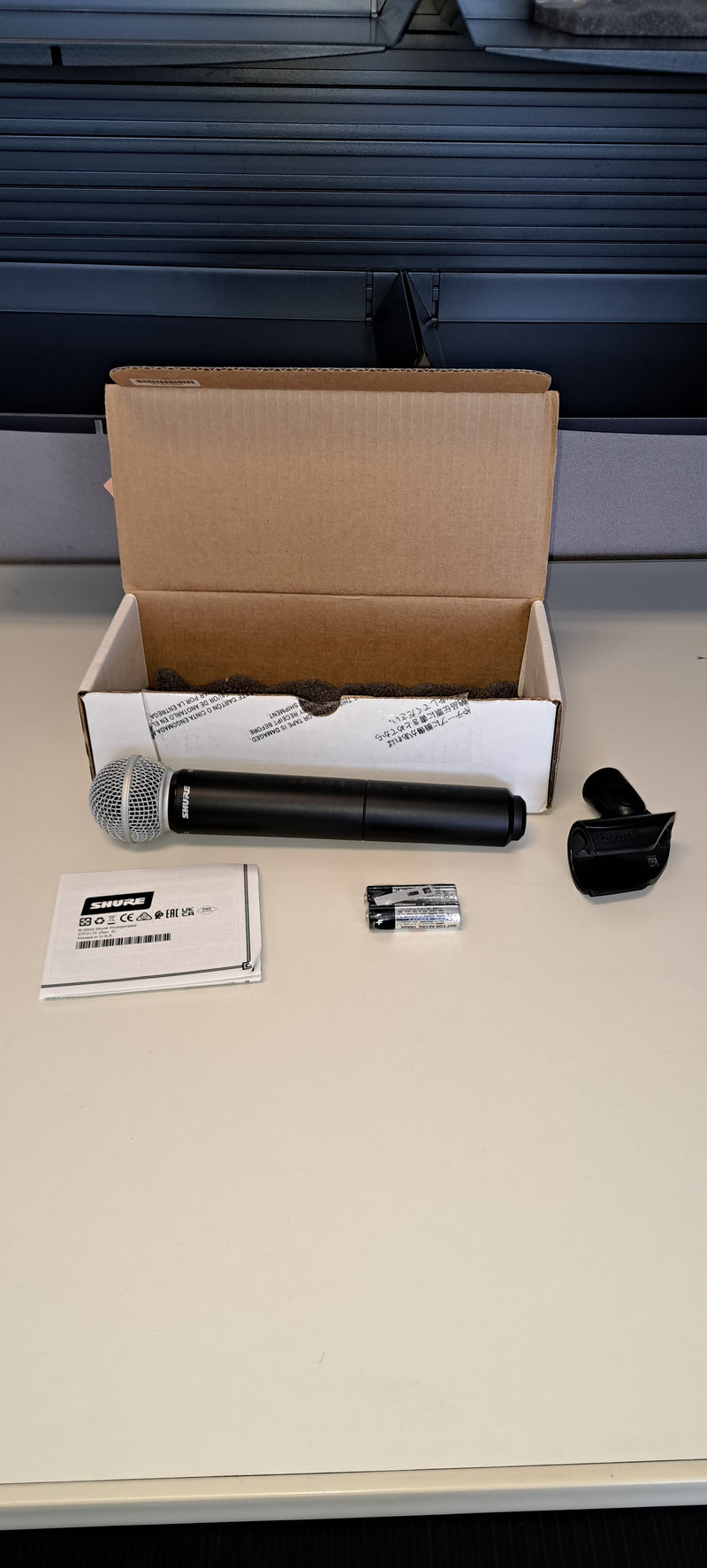 Shure BLX2/SM58 Handheld Wireless Microphone Transmitter with SM58 Capsule (USED)