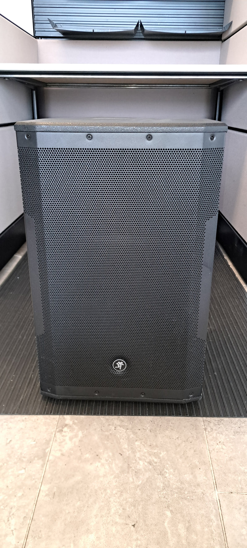 Mackie SRM550 High-Definition Portable Powered Loudspeaker 1000W - 12" (USED)