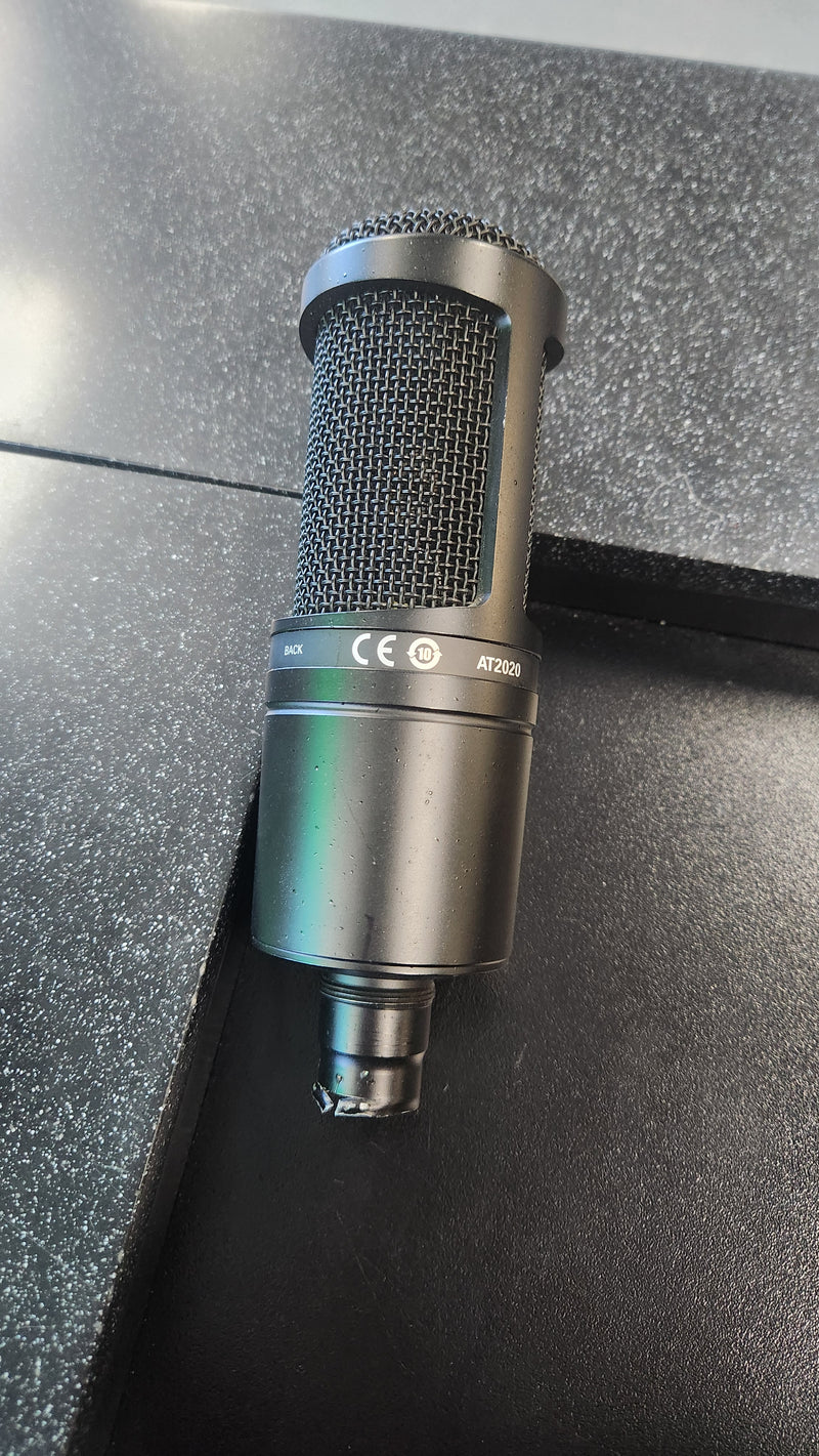 Audio-Technica AT2020 Microphone du studio de condenseur cardioïde (utilisé)