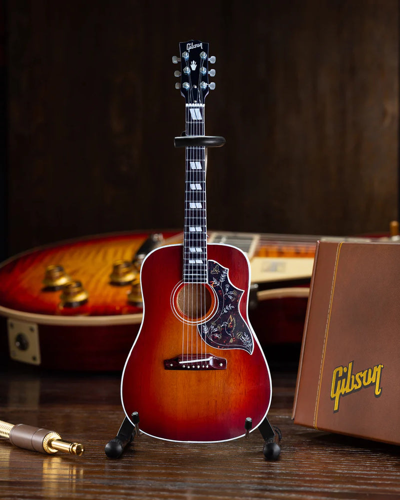Axe Heaven GG-631 Gibson Hummingbird 1:4 Scale Mini Guitar Model (Vintage Cherry)