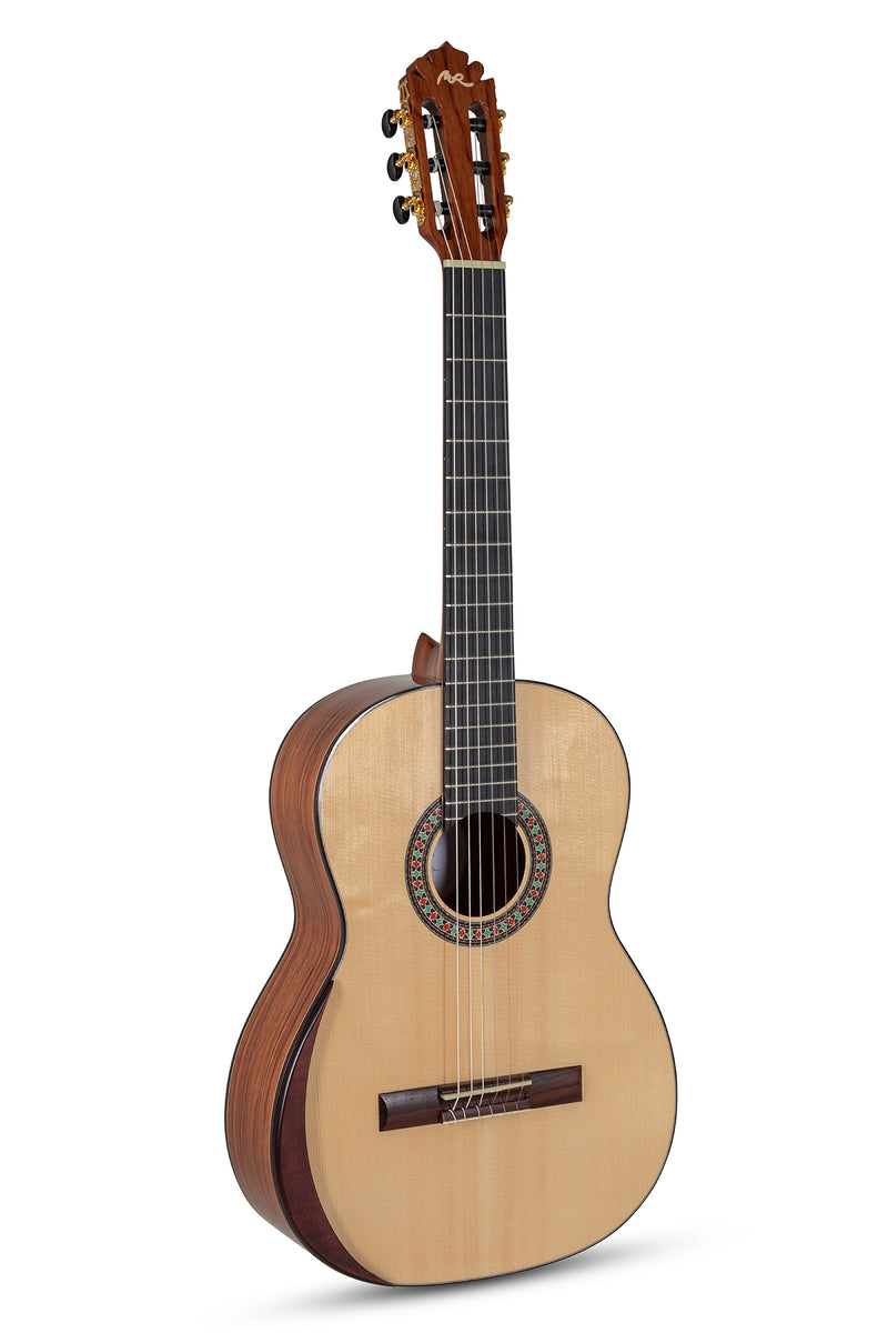 Manuel Rodriguez MAGISTRAL 4/4 Cedar + Walnut Acoustic Guitar (Natural)