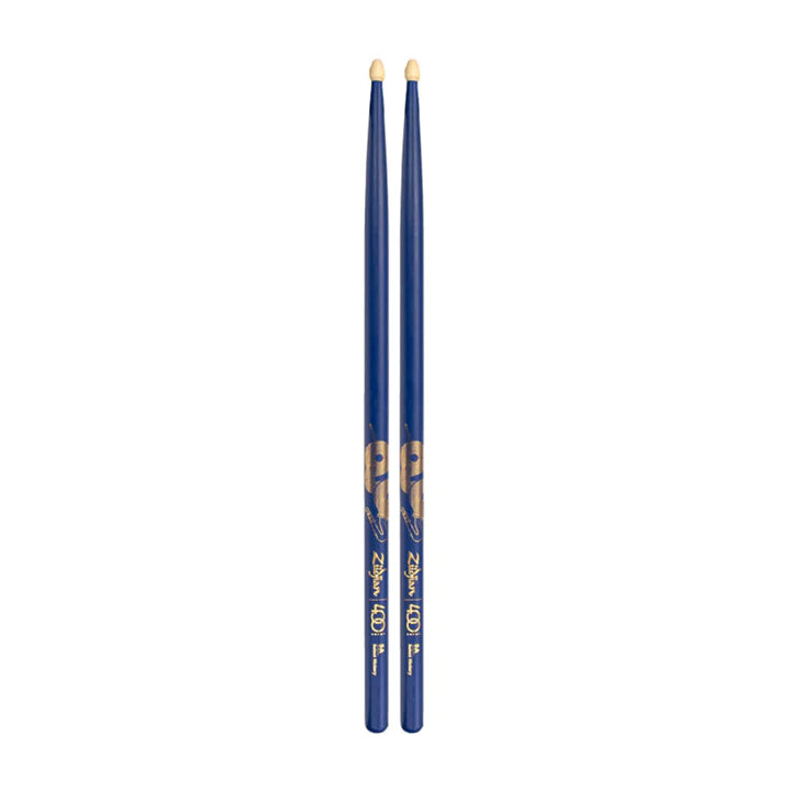 Zildjian Z5AACBU-400 Baguettes de jazz, pointe de gland en bois peint bleu avec design jazz des années 20 – 5A