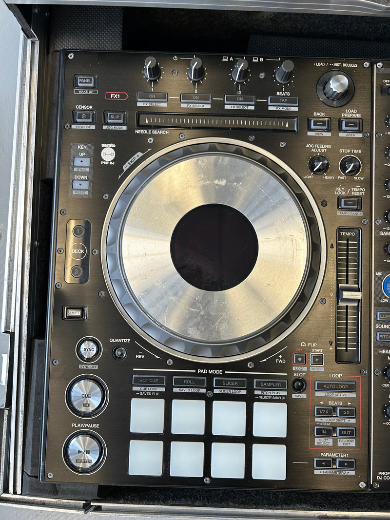 Pioneer DJ DDJ-SZ2 Contrôleur DJ 4 canaux pour Serato avec étui (UTILISÉ)