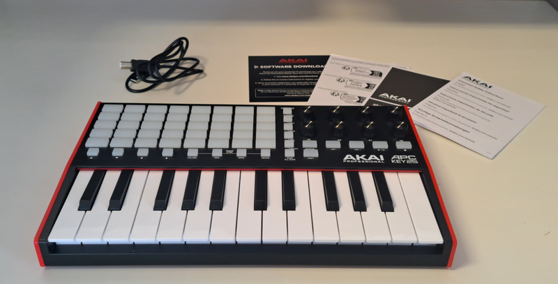 Akai APCKEY25MK2 Ultra-Portable All-In-One Ableton Live Controller - 25 Keys (DEMO)