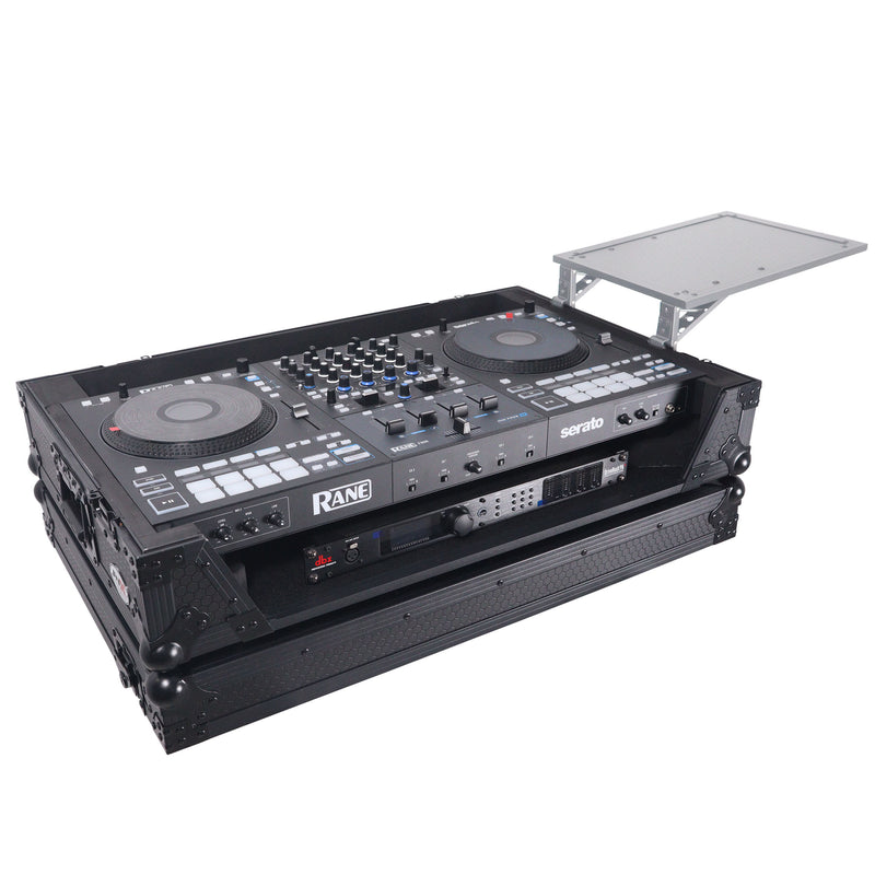 Prox xs-ranefourwbl ATA Flight Style Road Case pour Rane Four ou Rane Perter DJ Contrôleur avec espace de rack 1U et roues (finition noire)