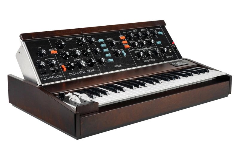 Moog MINIMOOG Analog Synthesizer Model D + FREE Moog RES-SR-MIN-D SR Series Case for Minimoog Model D Synthesizer BUNDLE