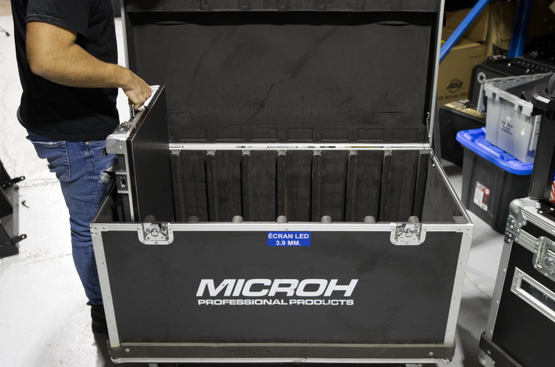 MicroH Kit professionnel du 8x TS39 Panel 3,9 mm Panneau vidéo LED + Processeur Novastar TB60 avec étui et câbles ** Plug & Play **