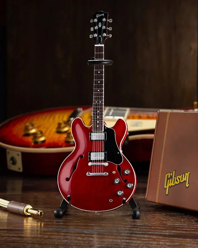 Axe Heaven GG-320 Gibson ES-335 1:4 Scale Mini Guitar Model (Faded Cherry)