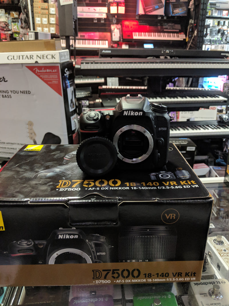 Nikon D7500 4K Ultra HD Video DSLR Camera w/18-140mm ED VR Lens Kit (USED)