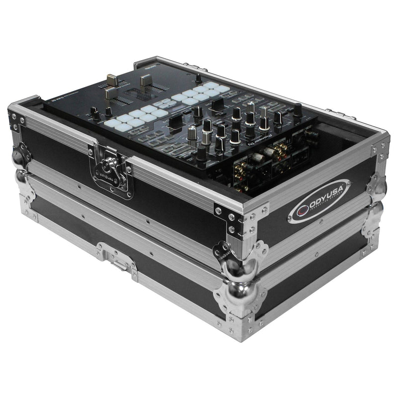 Odyssey FZ10MIXXD Flight case universel pour table de mixage DJ au format 10″ avec compartiment arrière extra profond